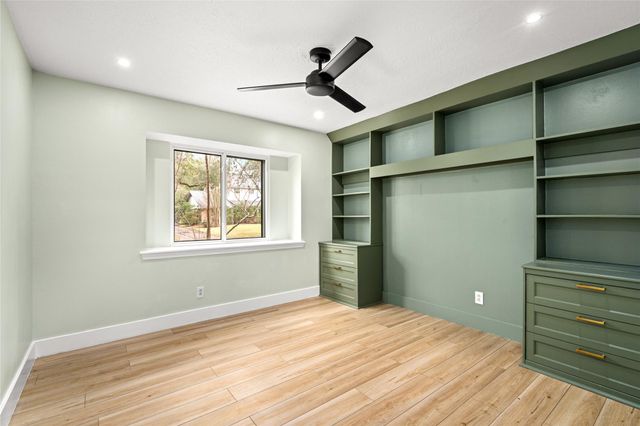 10831 Holly Springs Drive, Houston, TX 77042