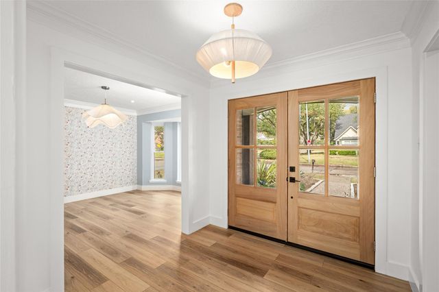 10831 Holly Springs Drive, Houston, TX 77042