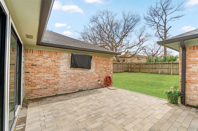 10831 Holly Springs Drive, Houston, TX 77042