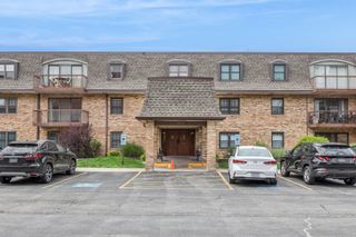 475 N Cass Avenue 205, Westmont, IL 60559
