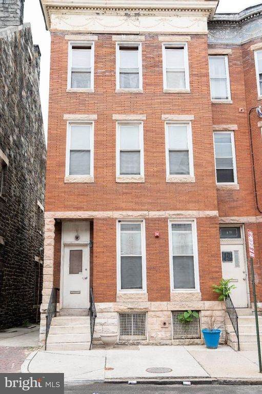 Image 1 of property listing at 8 N PULASKI ST, Baltimore, MD 21223