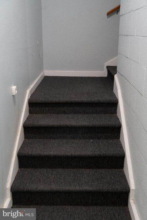 Image 18 of property listing at 8 N PULASKI ST, Baltimore, MD 21223