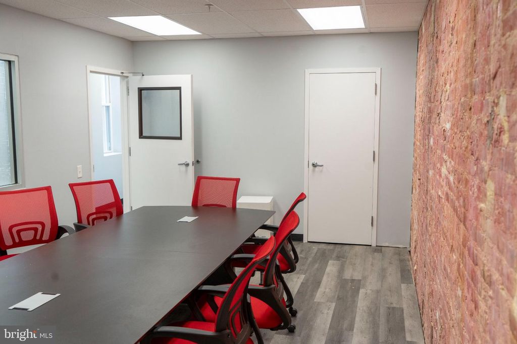 Image 5 of property listing at 8 N PULASKI ST, Baltimore, MD 21223