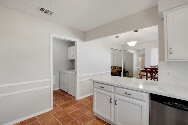 721 Hillside Drive, Cedar Hill, TX 75104