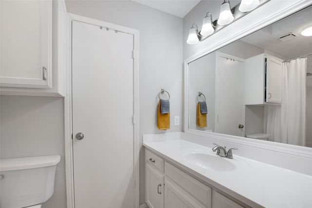721 Hillside Drive, Cedar Hill, TX 75104