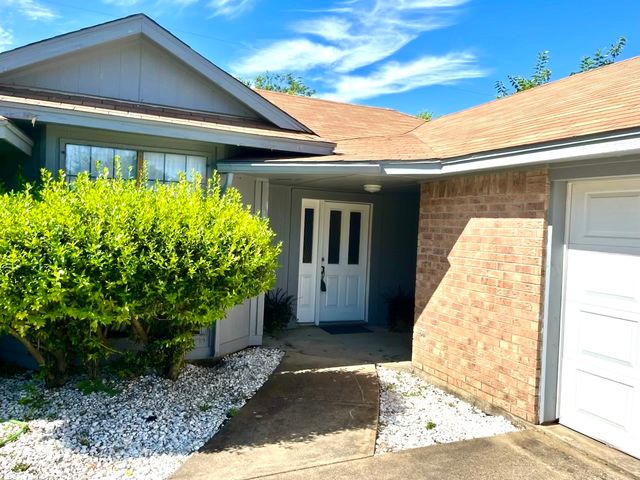 721 Hillside Drive, Cedar Hill, TX 75104