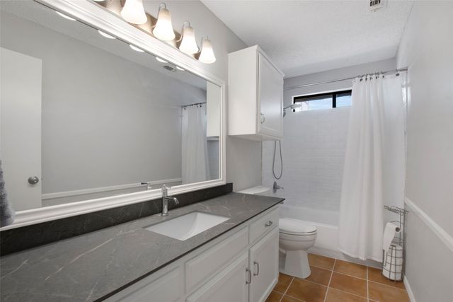 721 Hillside Drive, Cedar Hill, TX 75104