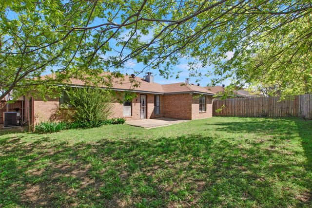 721 Hillside Drive, Cedar Hill, TX 75104