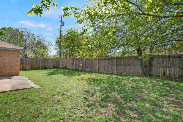 721 Hillside Drive, Cedar Hill, TX 75104