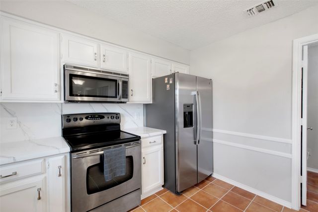 721 Hillside Drive, Cedar Hill, TX 75104
