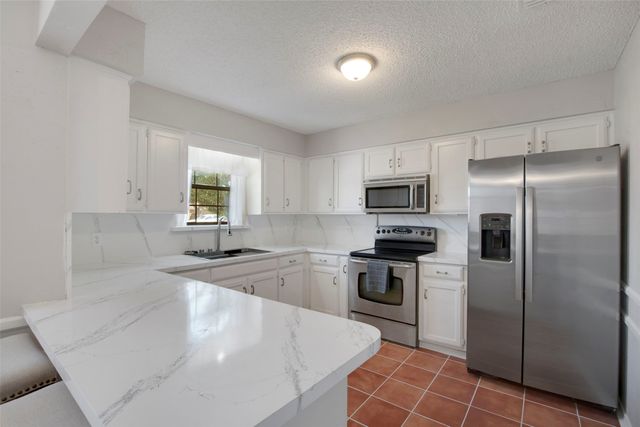 721 Hillside Drive, Cedar Hill, TX 75104