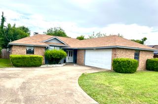 721 Hillside Drive, Cedar Hill, TX 75104