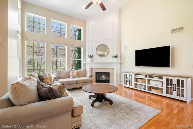 48742 Tanglewood Drive, Macomb Township, MI 48044