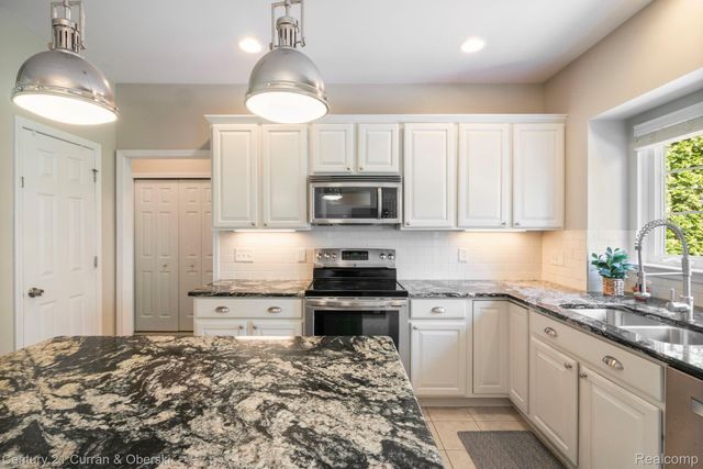 48742 Tanglewood Drive, Macomb Township, MI 48044