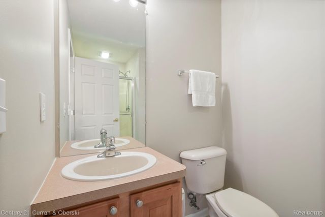 48742 Tanglewood Drive, Macomb Township, MI 48044
