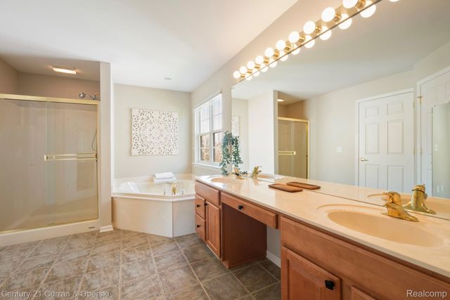 48742 Tanglewood Drive, Macomb Township, MI 48044