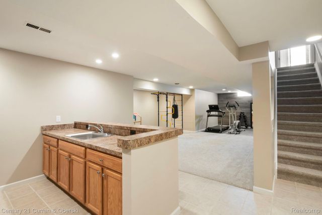 48742 Tanglewood Drive, Macomb Township, MI 48044