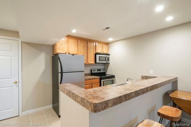 48742 Tanglewood Drive, Macomb Township, MI 48044