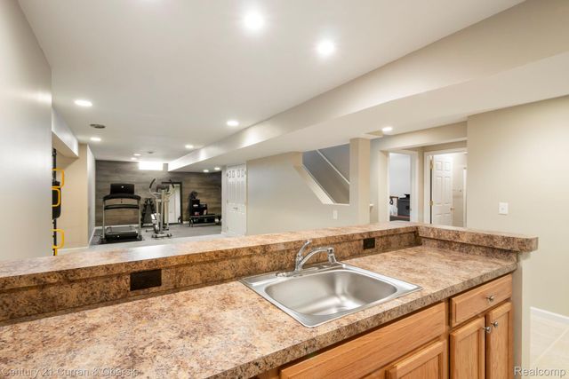48742 Tanglewood Drive, Macomb Township, MI 48044