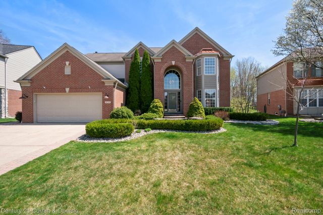 48742 Tanglewood Drive, Macomb Township, MI 48044