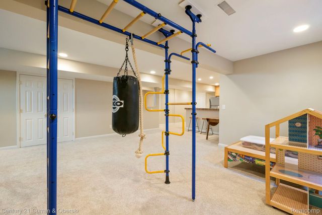 48742 Tanglewood Drive, Macomb Township, MI 48044