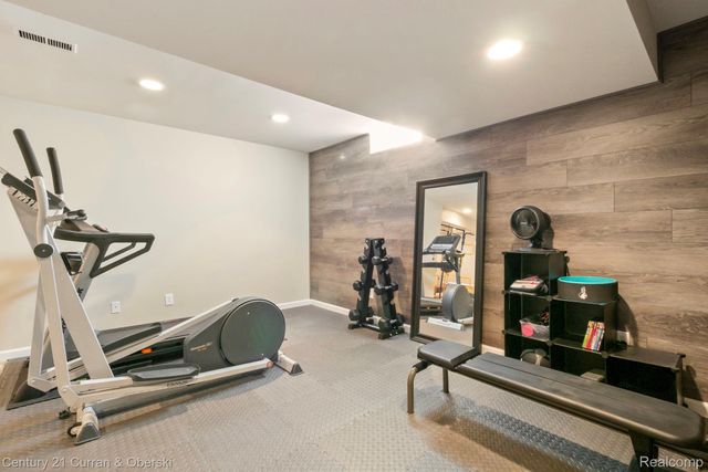 48742 Tanglewood Drive, Macomb Township, MI 48044