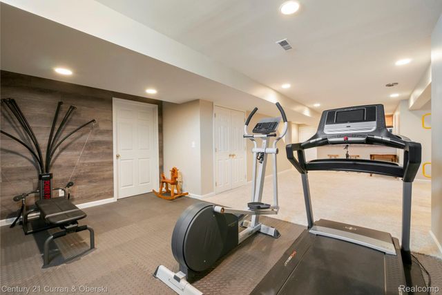 48742 Tanglewood Drive, Macomb Township, MI 48044