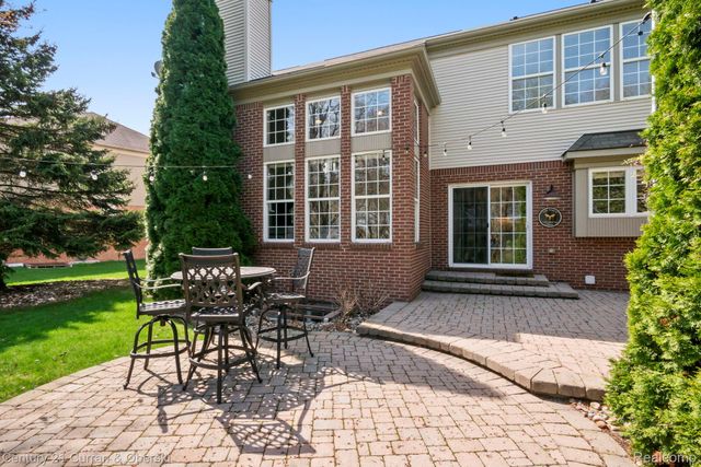 48742 Tanglewood Drive, Macomb Township, MI 48044