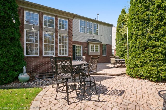 48742 Tanglewood Drive, Macomb Township, MI 48044