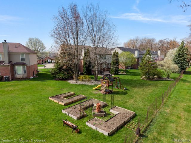 48742 Tanglewood Drive, Macomb Township, MI 48044
