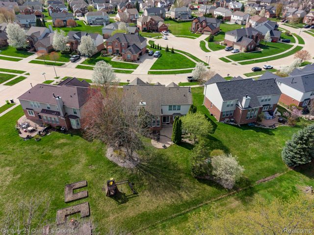 48742 Tanglewood Drive, Macomb Township, MI 48044