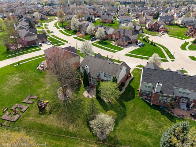 48742 Tanglewood Drive, Macomb Township, MI 48044