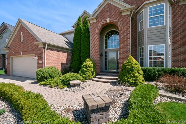 48742 Tanglewood Drive, Macomb Township, MI 48044
