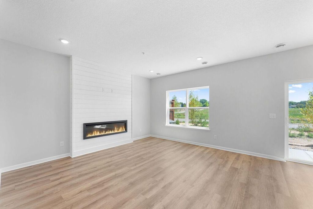 675 Tulare Terrace, Newport, MN 55055 — photo 2