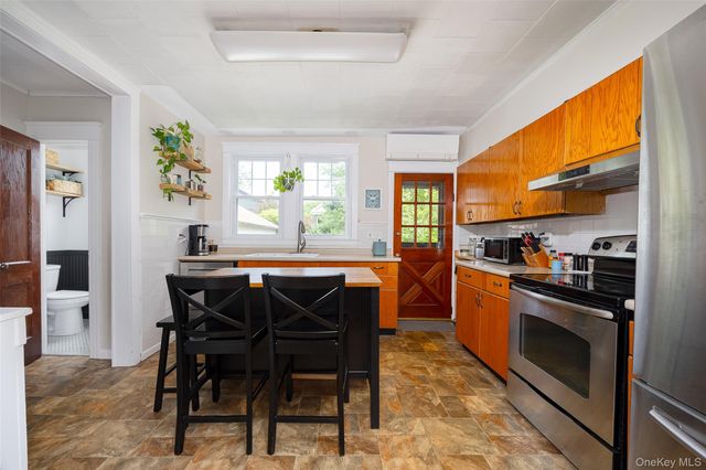19 Lincoln Avenue, Beacon, NY 12508