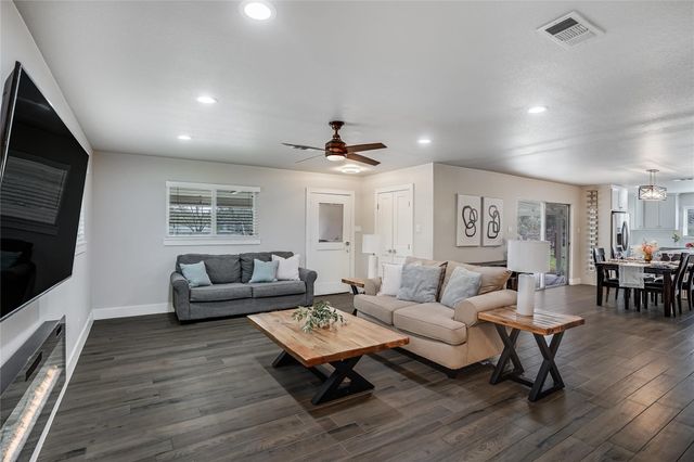 9110 Chisholm LN, Austin, TX 78748