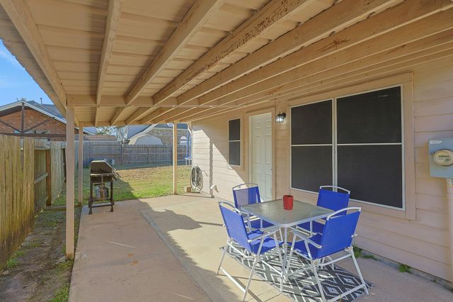 8227 Montego Bay Drive, Mont Belvieu, TX 77523