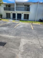 9430 SW 170th St 302, Palmetto Bay, FL 33157
