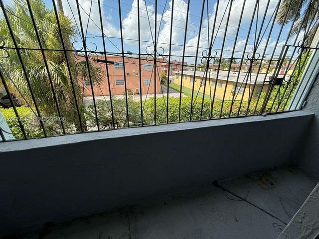 4370 NW 11th St 214, Miami, FL 33126
