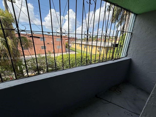 4370 NW 11th St 214, Miami, FL 33126