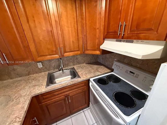 4370 NW 11th St 214, Miami, FL 33126