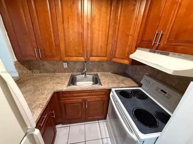 4370 NW 11th St 214, Miami, FL 33126