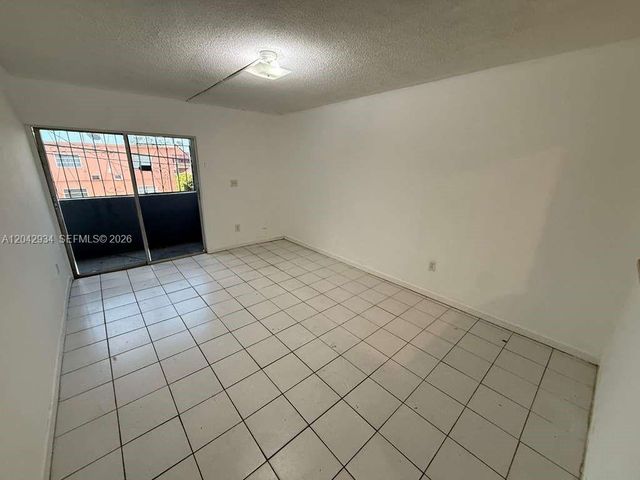 4370 NW 11th St 214, Miami, FL 33126