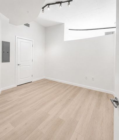 5925 Almeda Road 11812, Houston, TX 77004