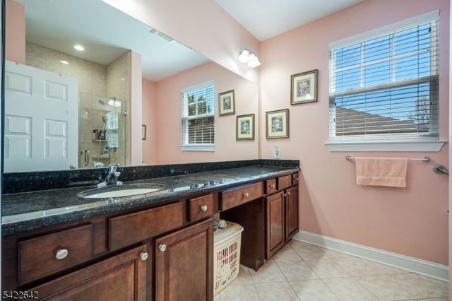 10 Ginkgo Ct, Franklin Twp., NJ 08873