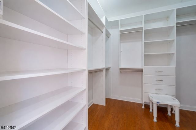 10 Ginkgo Ct, Franklin Twp., NJ 08873