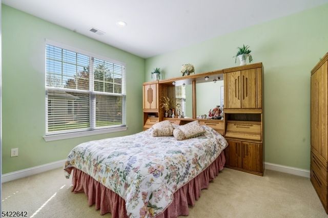 10 Ginkgo Ct, Franklin Twp., NJ 08873