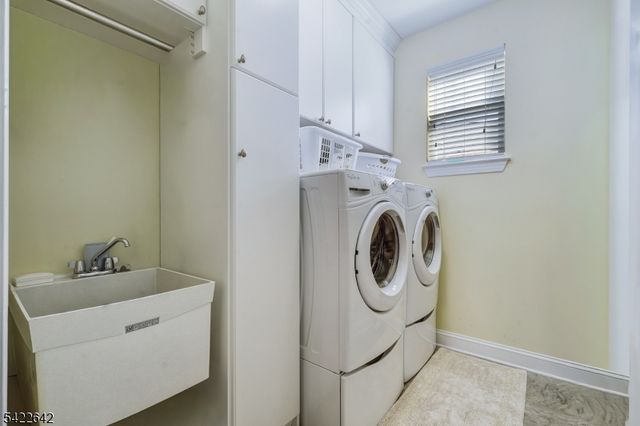 10 Ginkgo Ct, Franklin Twp., NJ 08873