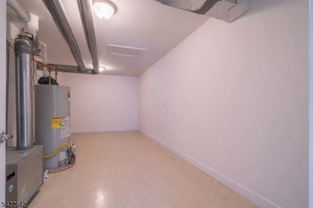 10 Ginkgo Ct, Franklin Twp., NJ 08873