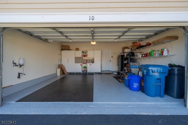 10 Ginkgo Ct, Franklin Twp., NJ 08873